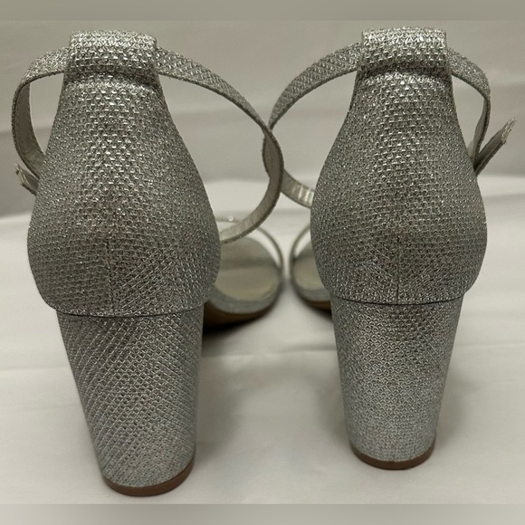 Dream Pairs Woman’s Silver Heels Sandals Size 10 - Picture 4 of 7